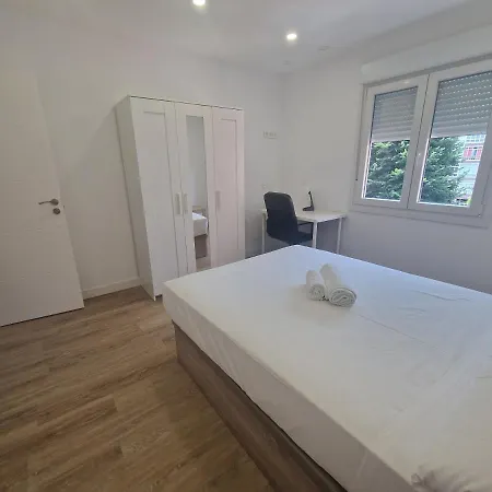 618d2 Muy Amplio Y Abierto Apartmán Oviedo